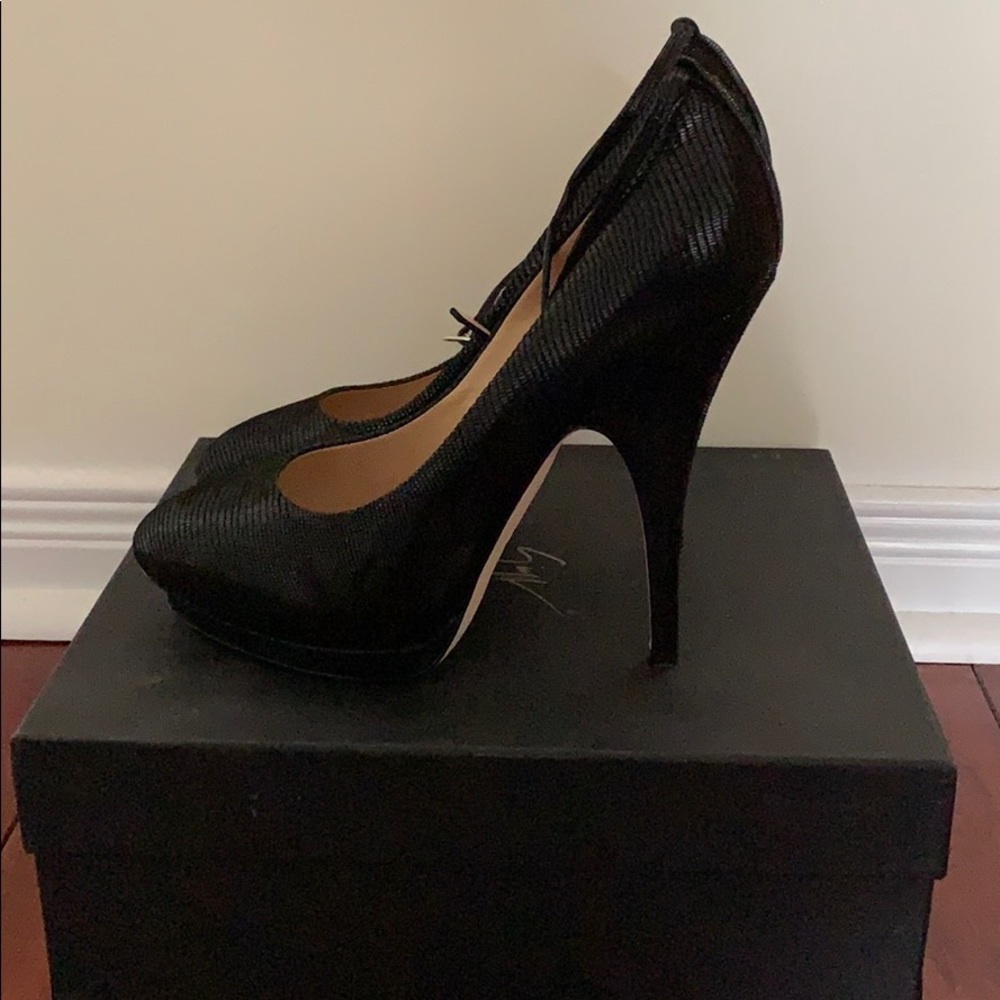 Giuseppe Zanotti “CINDY” ankle strap pumps